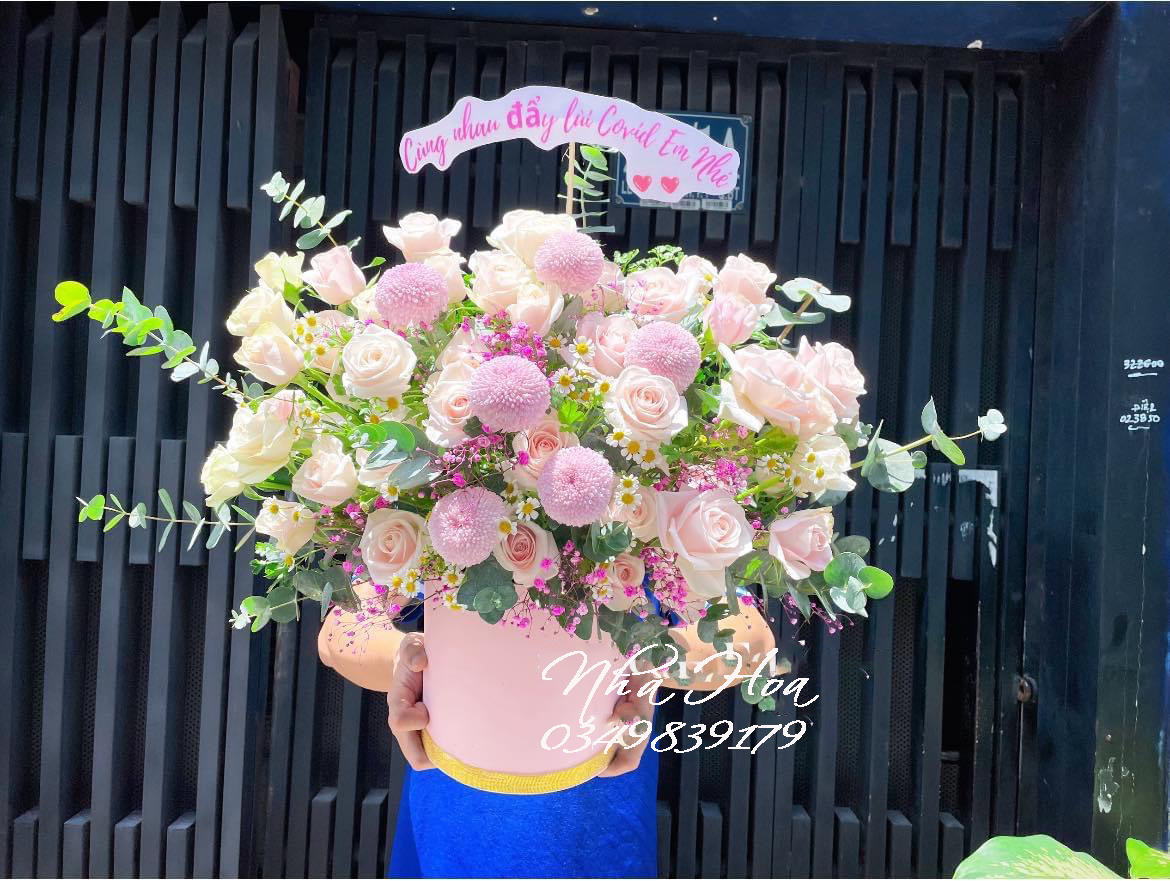 Shop-hoa-tuoi-quShop hoa tươi quận 1 giá rẻ đẹp và chất lượng tại Hồ Chí Minhan-1-gia-re-dep-va-chat-luong-tai-ho-chi-minh (2)