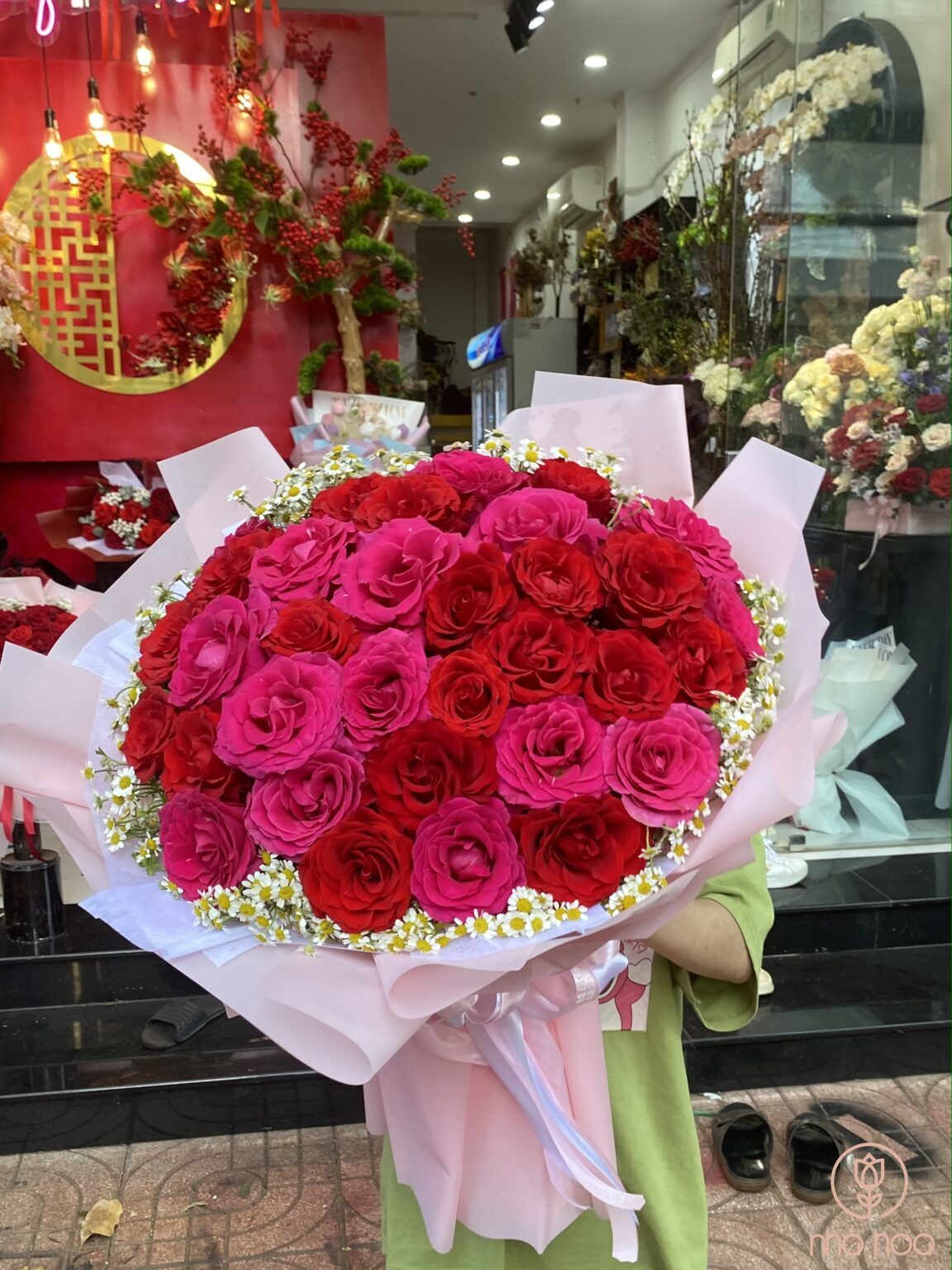 Nhận Làm Hoa Tươi Theo Yêu Cầu Giao Hàng Miễn Phí Toàn Quốc